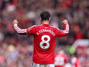 Bruno Fernandes Jadi Pemain Terbaik Premier League 2025/2026