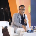 COO Danantara Dony Oskaria menyampaikan pemaparan dalam Jogja Financial Festival 2026 di Jogja Expo Center (JEC), Yogyakarta, DIY, Sabtu (23/5/2026). (CNBC Indonesia/Faisal Rahman)