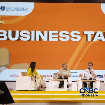 PJS Direktur Utama Bursa Efek Indonesia, Jeffrey Hendrik saat menyampaikan pemaparan dalam Jogja Financial Festival 2026 di Jogja Expo Center (JEC), Yogyakarta, DIY, Sabtu (23/5/2026). (CNBC Indonesia/Faisal Rahman)