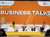 PJS Direktur Utama Bursa Efek Indonesia, Jeffrey Hendrik saat menyampaikan pemaparan dalam Jogja Financial Festival 2026 di Jogja Expo Center (JEC), Yogyakarta, DIY, Sabtu (23/5/2026). (CNBC Indonesia/Faisal Rahman)