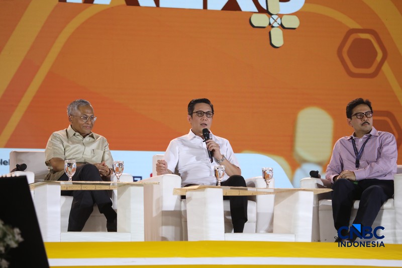 PJS Direktur Utama Bursa Efek Indonesia, Jeffrey Hendrik saat menyampaikan pemaparan dalam Jogja Financial Festival 2026 di Jogja Expo Center (JEC), Yogyakarta, DIY, Sabtu (23/5/2026). (CNBC Indonesia/Faisal Rahman)