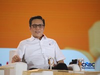 PJS Direktur Utama Bursa Efek Indonesia, Jeffrey Hendrik saat menyampaikan pemaparan dalam Jogja Financial Festival 2026 di Jogja Expo Center (JEC), Yogyakarta, DIY, Sabtu (23/5/2026). (CNBC Indonesia/Faisal Rahman)