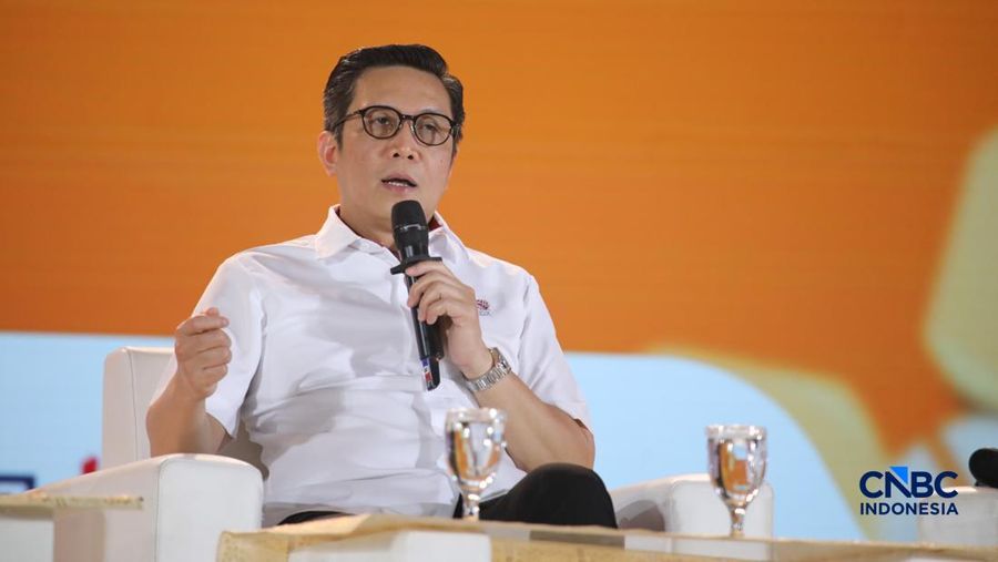 PJS Direktur Utama Bursa Efek Indonesia, Jeffrey Hendrik saat menyampaikan pemaparan dalam Jogja Financial Festival 2026 di Jogja Expo Center (JEC), Yogyakarta, DIY, Sabtu (23/5/2026). (CNBC Indonesia/Faisal Rahman)