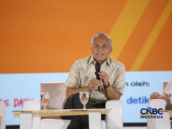 Direktur Jenderal Pengelolaan Pembiayaan dan Risiko, Direktorat Jenderal Pengelolaan Pembiayaan dan Risiko, Kementerian Keuangan RI, Suminto saat menyampaikan pemaparan dalam Jogja Financial Festival 2026 di Jogja Expo Center (JEC), Yogyakarta, DIY,