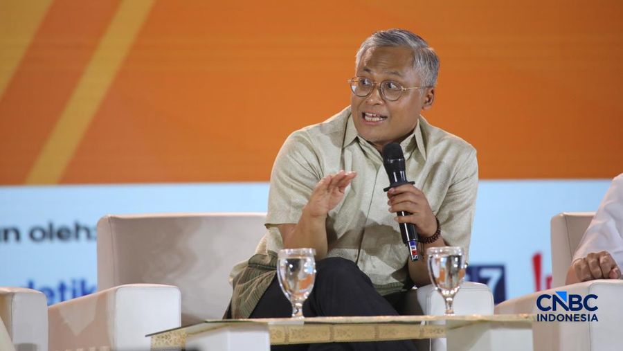 Direktur Jenderal Pengelolaan Pembiayaan dan Risiko, Direktorat Jenderal Pengelolaan Pembiayaan dan Risiko, Kementerian Keuangan RI, Suminto saat menyampaikan pemaparan dalam Jogja Financial Festival 2026 di Jogja Expo Center (JEC), Yogyakarta, DIY,