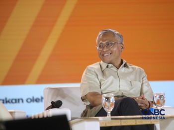 Direktur Jenderal Pengelolaan Pembiayaan dan Risiko, Direktorat Jenderal Pengelolaan Pembiayaan dan Risiko, Kementerian Keuangan RI, Suminto saat menyampaikan pemaparan dalam Jogja Financial Festival 2026 di Jogja Expo Center (JEC), Yogyakarta, DIY,