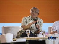 Direktur Jenderal Pengelolaan Pembiayaan dan Risiko, Direktorat Jenderal Pengelolaan Pembiayaan dan Risiko, Kementerian Keuangan RI, Suminto saat menyampaikan pemaparan dalam Jogja Financial Festival 2026 di Jogja Expo Center (JEC), Yogyakarta, DIY,