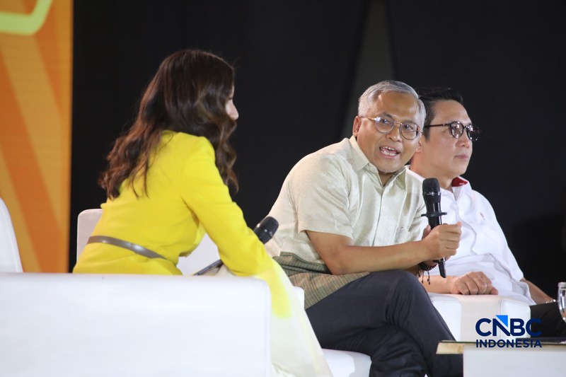 PJS Direktur Utama Bursa Efek Indonesia, Jeffrey Hendrik saat menyampaikan pemaparan dalam Jogja Financial Festival 2026 di Jogja Expo Center (JEC), Yogyakarta, DIY, Sabtu (23/5/2026). (CNBC Indonesia/Faisal Rahman)