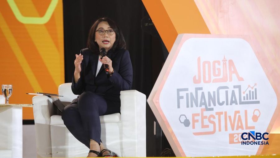 Direktur Keuangan & Strategi - PT Bank Mandiri (Persero) Tbk, Novita Widya Anggraini saat menyampaikan pemaparan dalam Jogja Financial Festival 2026 di Jogja Expo Center (JEC), Yogyakarta, DIY, Sabtu (23/5/2026). (CNBC Indonesia/Faisal Rahman)