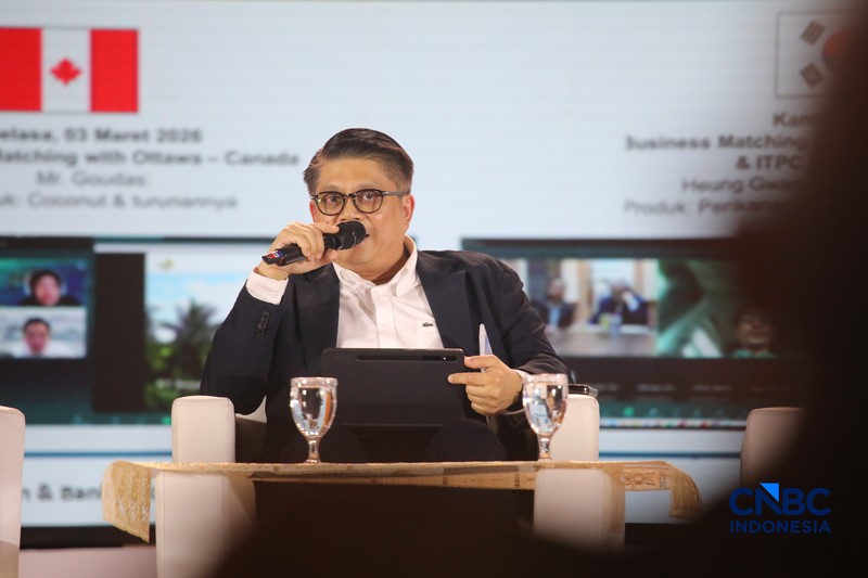 Direktur Utama PT Bank Rakyat Indonesia (Persero) Tbk, Hery Gunardi saat menyampaikan pemaparan dalam Jogja Financial Festival 2026 di Jogja Expo Center (JEC), Yogyakarta, DIY, Sabtu (23/5/2026). (CNBC Indonesia/Faisal Rahman)
