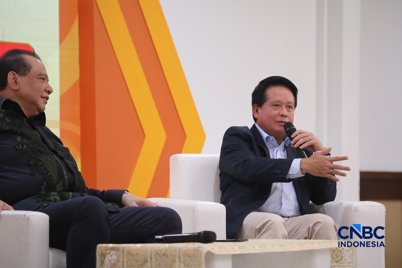 Founder &amp; Chairman CT Corp, Chairul Tanjung saat menyampaikan pemaparan dalam sesi Educational Class di acara Jogja Financial Festival 2026 di Jogja Expo Center (JEC), Yogyakarta, DIY, Sabtu (23/5/2026). (CNBC Indonesia/Faisal Rahman)