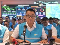 Direktur Utama PLN, Darmawan Prasodjo saat konferensi pers di Kantor Pusat PLN, Sabtu (23/5) mengatakan fokus utama PLN pascagangguan adalah mengoperasikan kembali pembangkit-pembangkit yang sebelumnya terdampak untuk kemudian diselaraskan kembali de