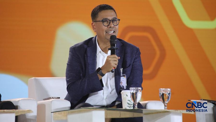 Direktur Utama PT Bank Syariah Indonesia (Persero) Tbk, Anggoro Eko Cahyo saat menyampaikan pemaparan dalam Jogja Financial Festival 2026 di Jogja Expo Center (JEC), Yogyakarta, DIY, Sabtu (23/5/2026). (CNBC Indonesia/Faisal Rahman)