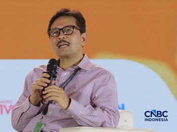 Direktur Utama PT Sarana Multi Infrastruktur (Persero) Reynaldi Hermansjah saat menyampaikan pemaparan dalam Jogja Financial Festival 2026 di Jogja Expo Center (JEC), Yogyakarta, DIY, Sabtu (23/5/2026). (CNBC Indonesia/Muhammad Sabki)