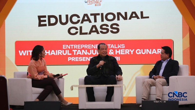 Founder & Chairman CT Corp, Chairul Tanjung saat menyampaikan pemaparan dalam sesi Educational Class di acara Jogja Financial Festival 2026 di Jogja Expo Center (JEC), Yogyakarta, DIY, Sabtu (23/5/2026). (CNBC Indonesia/Faisal Rahman)