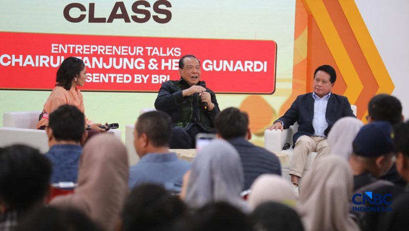 Founder & Chairman CT Corp, Chairul Tanjung saat menyampaikan pemaparan dalam sesi Educational Class di acara Jogja Financial Festival 2026 di Jogja Expo Center (JEC), Yogyakarta, DIY, Sabtu (23/5/2026). (CNBC Indonesia/Faisal Rahman)