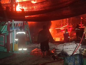 Kapal Nelayan Ludes Terbakar di Dermaga Tasikagung Rembang