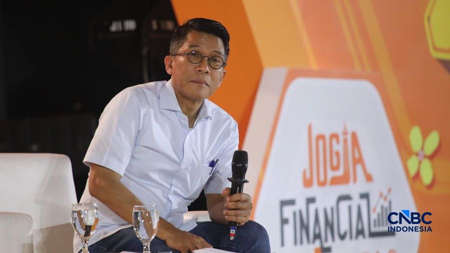 Ketua Komisi XI DPR RI, Mukhamad Misbakhun saat menyampaikan pemaparan dalam Jogja Financial Festival 2026 di Jogja Expo Center (JEC), Yogyakarta, DIY, Sabtu (23/5/2026). (CNBC Indonesia/Faisal Rahman)