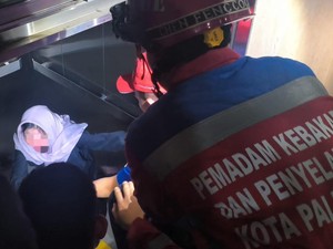 Mahasiswi UMP Terjebak 1 Jam di Lift Saat Listrik di Sumatera Padam