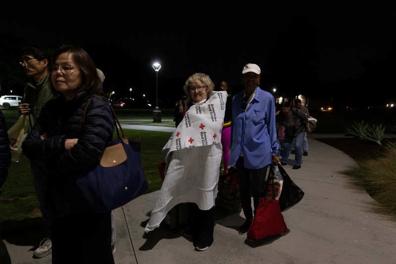 Puluhan ribu warga di California, Amerika Serikat, diimbau untuk mengungsi imbas kebocoran sebuah tangki kimia besar yang diduga akan meledak dan mengeluarkan asap beracun, Sabtu (23/5/2026). (REUTERS/Ed Ou)