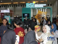 Suasana booth Bank BSI  dalam acara Jogja Financial Festival 2026 di Jogja Expo Center (JEC), Yogyakarta, Jawa Tengah, Sabtu (23/5/2026). (CNBC Indonesia/Muhammad Sabki)