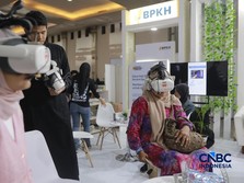 Suasana booth Bank Muamalat dan BPKH dalam acara Jogja Financial Festival 2026 di Jogja Expo Center (JEC), Yogyakarta, Jawa Tengah, Sabtu (23/5/2026). (CNBC Indonesia/Muhammad Sabki)