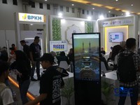 Suasana booth Bank Muamalat dan BPKH dalam acara Jogja Financial Festival 2026 di Jogja Expo Center (JEC), Yogyakarta, Jawa Tengah, Sabtu (23/5/2026). (CNBC Indonesia/Muhammad Sabki)