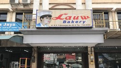 10 Toko Roti Legendaris di Indonesia, Ada yang Umurnya 145 Tahun!