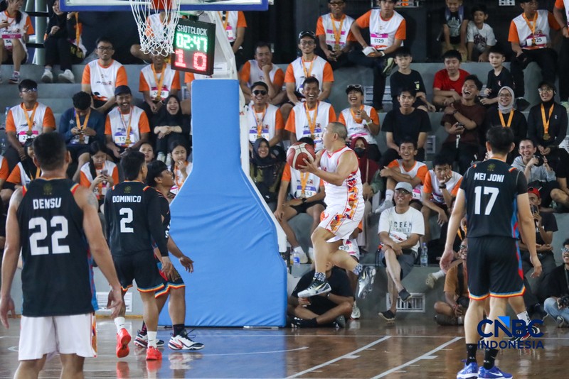 Basket Celebrity Match, Meet &amp; Greet yang menjadi bagian dari Jogja Financial Festival Universitas Gadjah Mada, Minggu (24/5/2026) pagi. (CNBC Indonesia/Faisal Rahman)