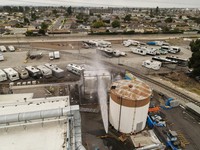 Drone menunjukkan semprotan gas kimia di Garden Grove, California, AS, Sabtu (23/5/2026). (REUTERS/David Swanson)