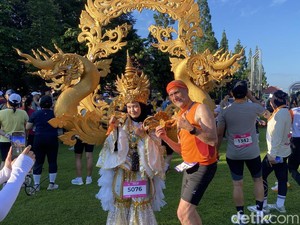 Video Gaya Nyentrik Peserta Jogja Run D-City Curi Perhatian