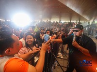 Penampilan Ndarboy Genk menghibur audience dalam Konser Jogja Financial Festival 2026 di Jogja Expo Center (JEC), Yogyakarta, DIY, Minggu (24/5/2026). (CNBC Indonesia/Faisal Rahman)