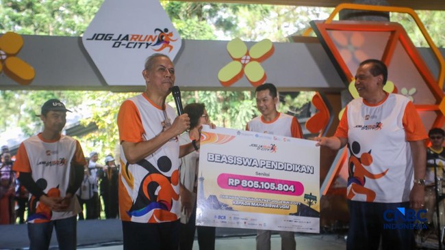 Galang Dana, Jogja Run D-City 2026 Serahkan Rp1 M Beasiswa ke UGM