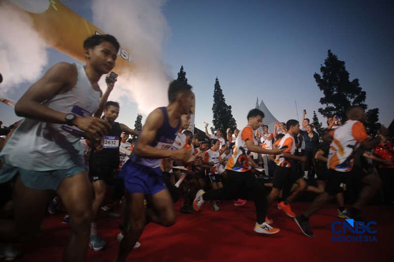 Peserta Jogja Run D-City (JRDC) 2026 yang menjadi bagian dari Jogja Financial Festival di Universitas Gadjah Mada, Yogyakarta, Minggu (24/5/2026) pagi. (CNBC Indonesia/Faisal Rahman)