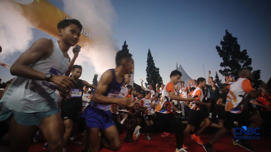 Peserta Jogja Run D-City (JRDC) 2026 yang menjadi bagian dari Jogja Financial Festival di Universitas Gadjah Mada, Yogyakarta, Minggu (24/5/2026) pagi. (CNBC Indonesia/Faisal Rahman)