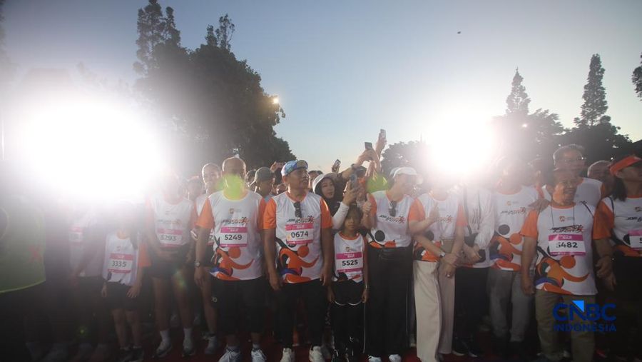Peserta Jogja Run D-City (JRDC) 2026 yang menjadi bagian dari Jogja Financial Festival di Universitas Gadjah Mada, Yogyakarta, Minggu (24/5/2026) pagi. (CNBC Indonesia/Faisal Rahman)