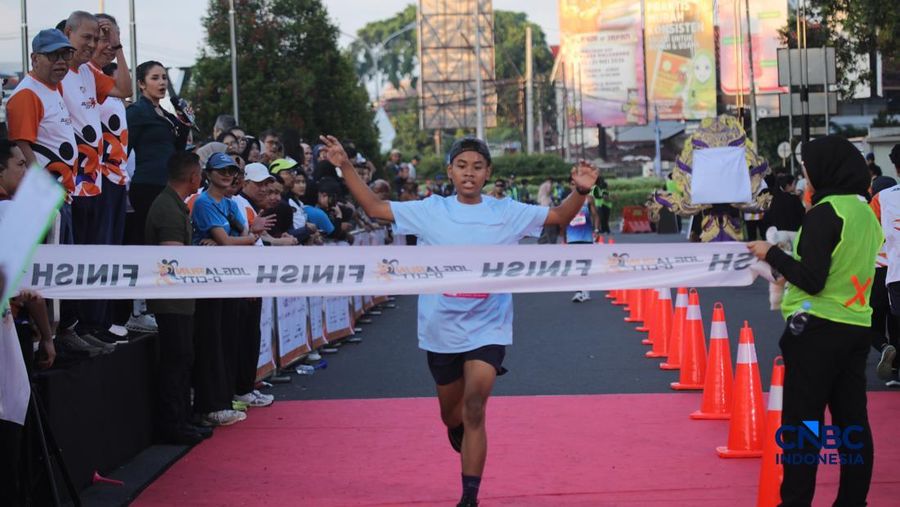 Peserta Jogja Run D-City (JRDC) 2026 yang menjadi bagian dari Jogja Financial Festival di Universitas Gadjah Mada, Yogyakarta, Minggu (24/5/2026) pagi. (CNBC Indonesia/Faisal Rahman)