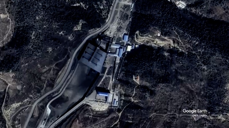 Vidio google earth menujukkan lokasi kejadian setelah ledakan gas di tambang batu bara Liushenyu di Kabupaten Qinyuan, Provinsi Shanxi, Tiongkok, Sabtu (23/5/2026). (via REUTERS TV)