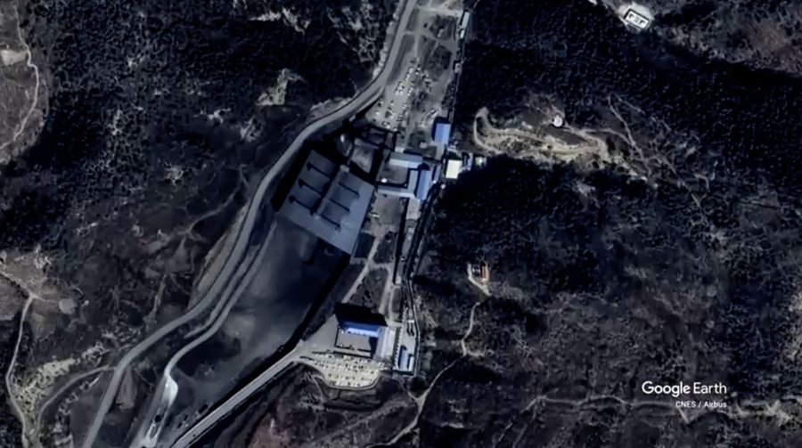 Vidio google earth menujukkan lokasi kejadian setelah ledakan gas di tambang batu bara Liushenyu di Kabupaten Qinyuan, Provinsi Shanxi, Tiongkok, Sabtu (23/5/2026). (via REUTERS TV)