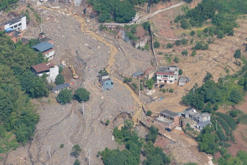 Pemandangan desa Anxi dari udara setelah banjir bandang dan tanah longsor yang dipicu oleh curah hujan ekstrem, di distrik Yongchuan, Chongqing, China, 24 Mei 2026. (cnsphoto via REUTERS)