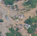 Pemandangan dari drone yang memperlihatkan operasi penyelamatan yang sedang berlangsung di desa Anxi menyusul banjir bandang dan tanah longsor yang dipicu oleh curah hujan ekstrem, di distrik Yongchuan, Chongqing, China, 24 Mei 2026. (cnsphoto via RE