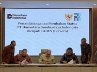 Penandatanganan Perubahan Status PT Danantara Sumberdaya Indonesia menjadi BUMN (Persero), Senin (25/5/2026). (Tangkapan layar instagram)