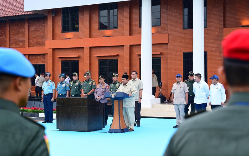 Presiden Republik Indonesia Prabowo Subianto meresmikan renovasi museum dan perpustakaan Sekolah Staf dan Komando Angkatan Darat di Kota Bandung, Senin (25/5/2026). (Dok. BPMI Sekretariat Presiden/Muchlis Jr)
