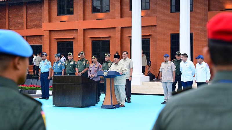 Presiden Republik Indonesia Prabowo Subianto meresmikan renovasi museum dan perpustakaan Sekolah Staf dan Komando Angkatan Darat di Kota Bandung, Senin (25/5/2026).