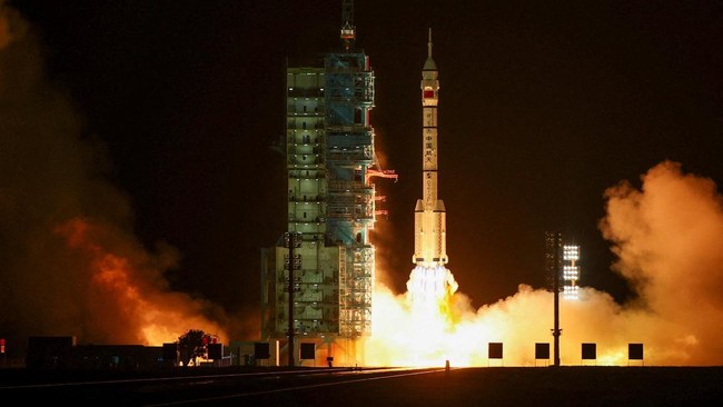Tak Mau Kalah dari NASA, China Siap Bawa 3 Taikonaut ke Bulan