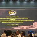 Sejumlah menteri dari Kabinet Merah Putih merapat ke Gedung DPR/MPR pada pagi ini, Senin (25/6/2025). Mereka menghadiri Rapat Koordinasi Satuan Tugas Pemulihan Pasca Bencana Sumatera dengan Satuan Tugas Percepatan Rehabilitasi dan Rekonstruksi Pasca