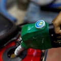 Stasiun minyak dan bahan bakar Bharat Petroleum di Kolkata, India. (REUTERS/Sahiba Chawdhary/File Photo)