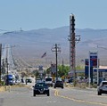 Struktur setinggi 134 kaki itu menjulang di atas Interstate 15 di Gurun Mojave. (AFP-)
