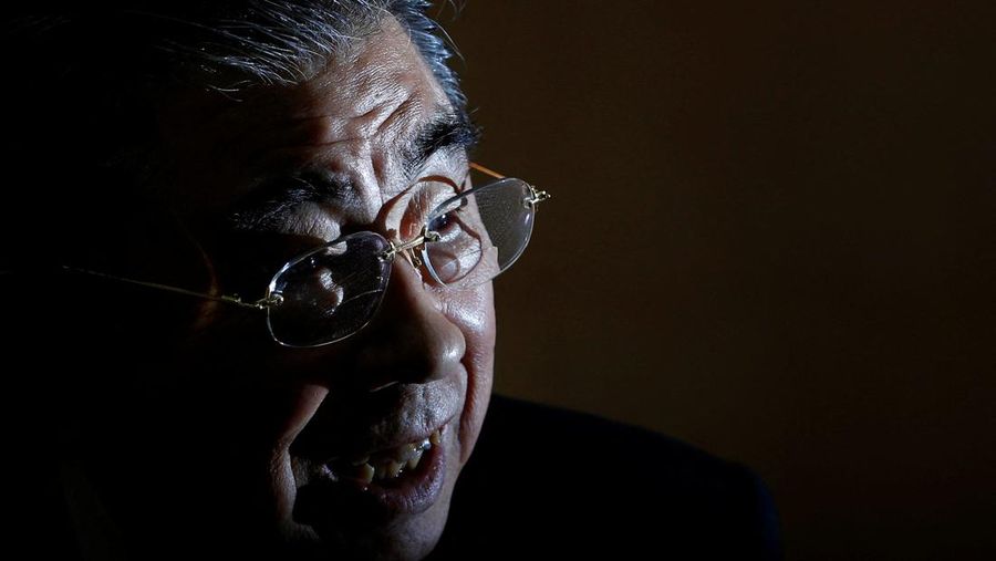Toshifumi Suzuki, ketua dan CEO Seven And I Holdings Co, berbicara selama wawancara dengan Reuters di kantor pusat perusahaan di Tokyo, Jepang, 18 Desember 2013. (REUTERS/Yuya Shino/File Photo)