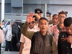 Video: Korban Penipuan Penjualan Titik SPPG Datangi Kantor BGN